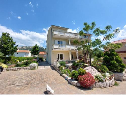 Apartments Velinka