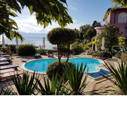 Apartments Villa Dora