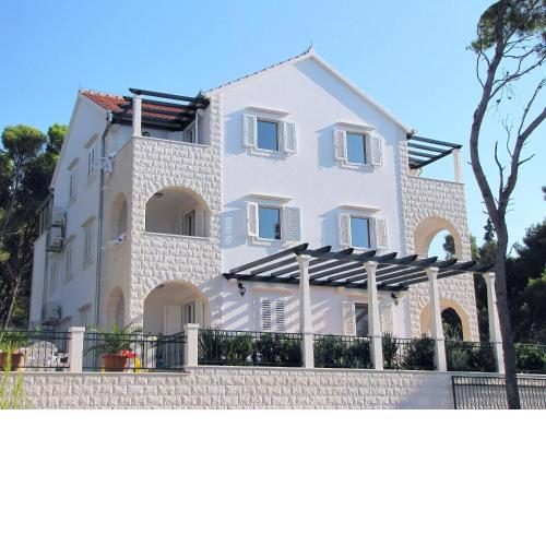 Apartments Villa La Riva - Seafront accommodation