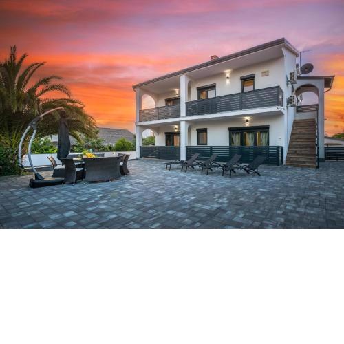 Apartments Villa LiLi near the beach