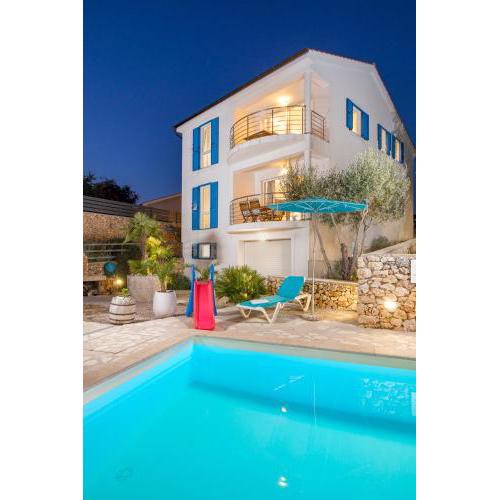 Apartments Villa Padrone with pool - perfect for families!