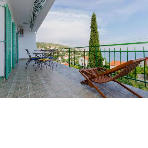 Apartments Vinko - 80 m from beach