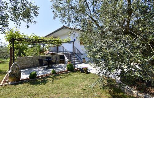 Apartments with a parking space Basanija, Umag - 20522