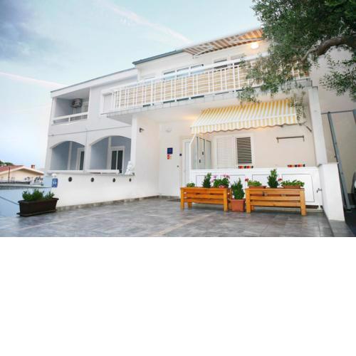 Apartments with a parking space Baska Voda, Makarska - 16517