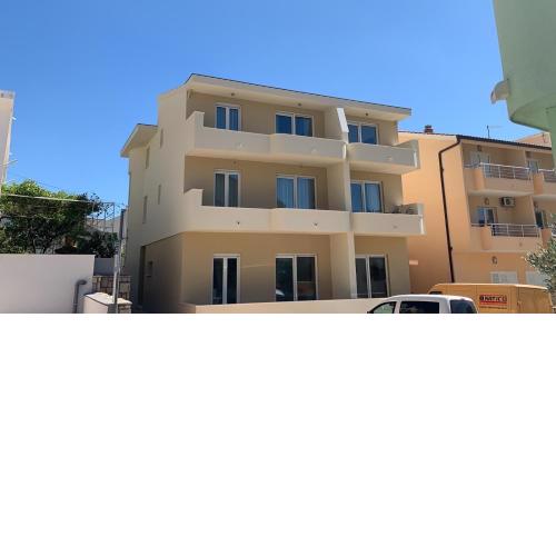 Apartments with a parking space Baska Voda, Makarska - 18290