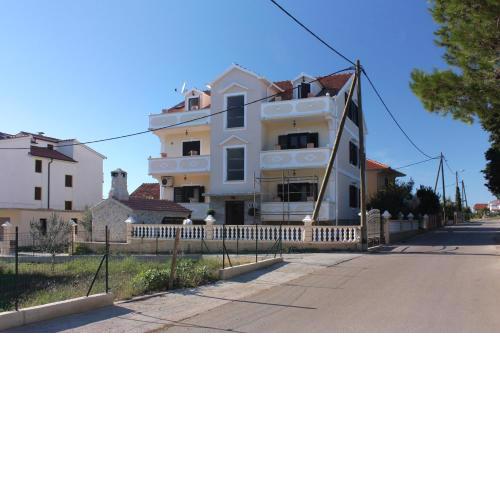Apartments with a parking space Bibinje, Zadar - 5741