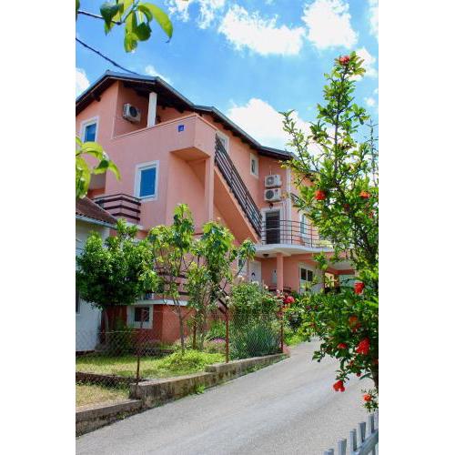 Apartments with a parking space Bilice, Krka - 13545