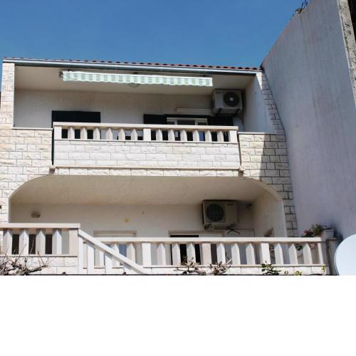 Apartments with a parking space Bol, Brac - 2883
