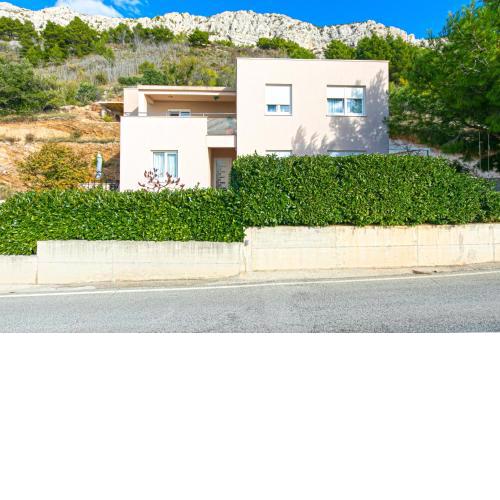 Apartments with a parking space Brela, Makarska - 20221