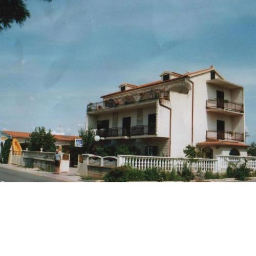 Apartments with a parking space Brodarica, Sibenik - 12405