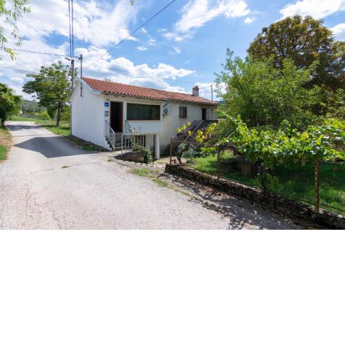 Apartments with a parking space Buzet, Central Istria - Sredisnja Istra - 17333