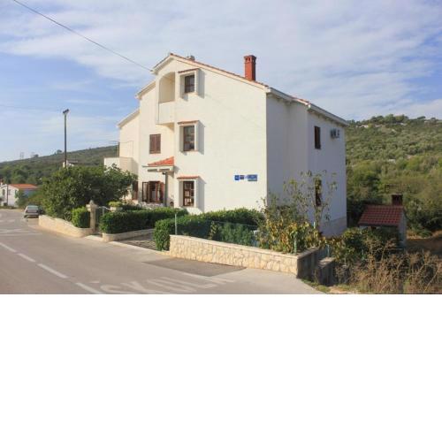 Apartments with a parking space Cove Mala Lamjana, Ugljan - 350