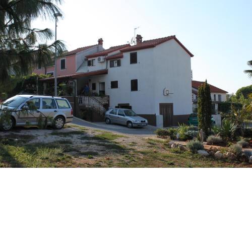 Apartments with a parking space Dajla, Novigrad - 6935
