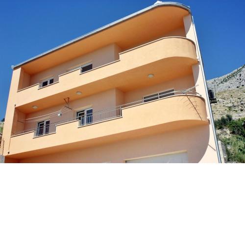 Apartments with a parking space Dugi Rat, Omis - 17287