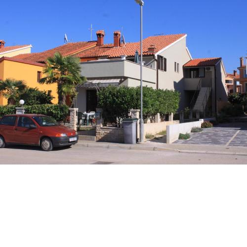 Apartments with a parking space Fazana - 7205