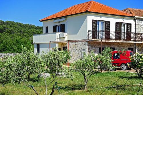 Apartments with a parking space Gornje selo, Solta - 15545