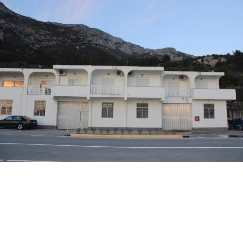 Apartments with a parking space Gradac, Makarska - 15628