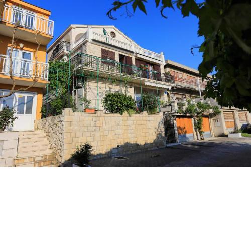 Apartments with a parking space Gradac, Makarska - 6825