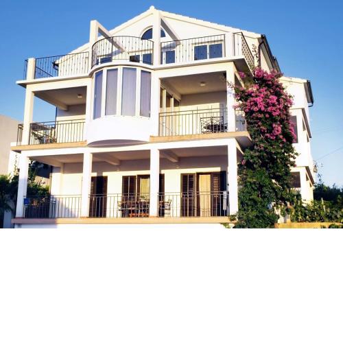Apartments with a parking space Hvar - 4593