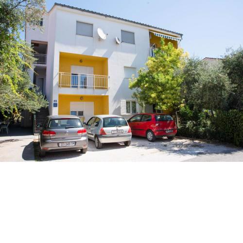 Apartments with a parking space Kastel Luksic, Kastela - 17691
