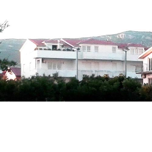 Apartments with a parking space Kastel Stafilic, Kastela - 11771
