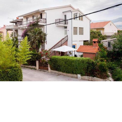 Apartments with a parking space Kastel Stafilic, Kastela - 20153