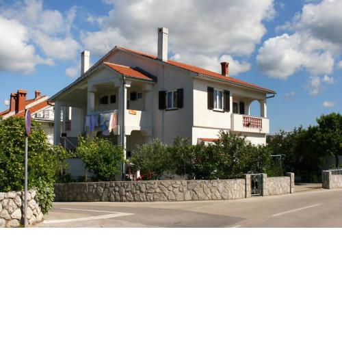Apartments with a parking space Krk - 5364