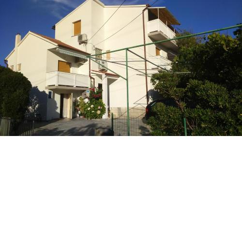 Apartments with a parking space Lopar, Rab - 17436