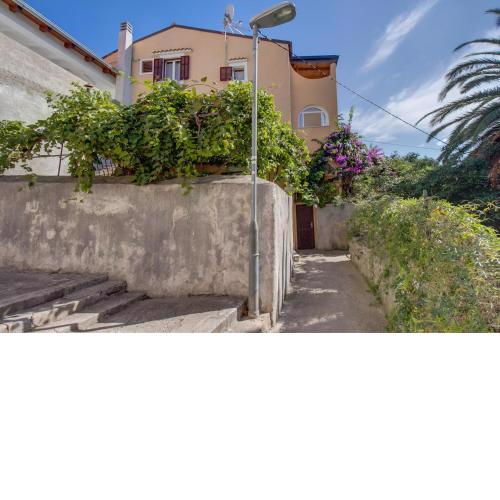 Apartments with a parking space Mali Losinj (Losinj) - 15050