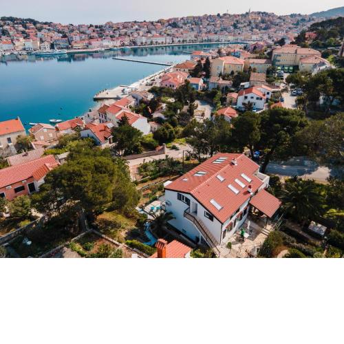Apartments with a parking space Mali Losinj, Losinj - 19487