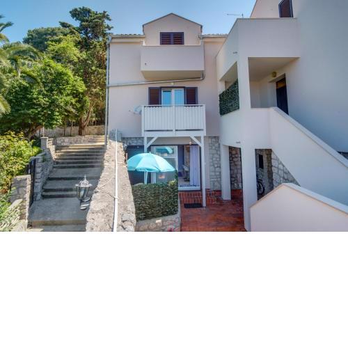 Apartments with a parking space Mali Losinj (Losinj) - 8067