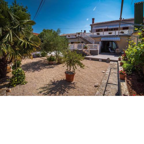 Apartments with a parking space Malinska (Krk) - 13219