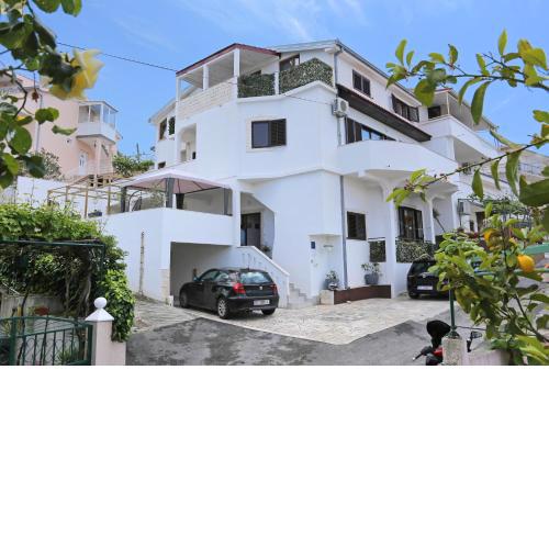 Apartments with a parking space Mastrinka, Ciovo - 4324
