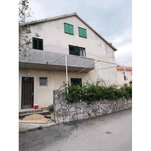 Apartments with a parking space Murter - 17059