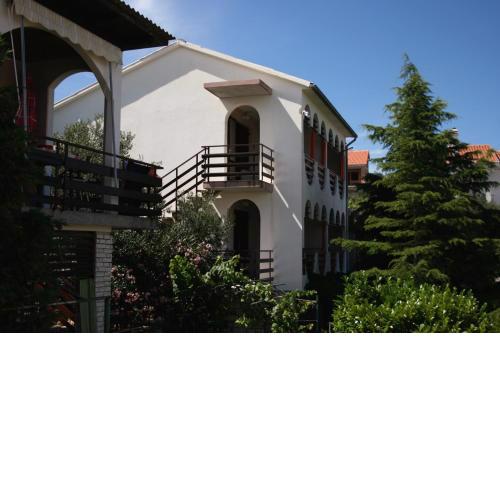 Apartments with a parking space Murter - 5102