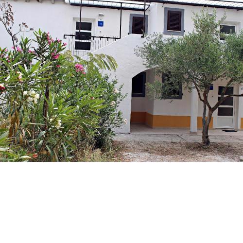 Apartments with a parking space Nerezine, Losinj - 15768