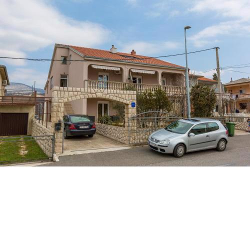 Apartments with a parking space Novi Vinodolski - 17359