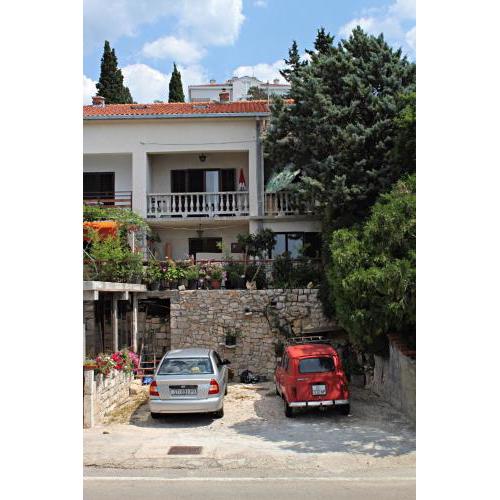 Apartments with a parking space Novi Vinodolski - 5582