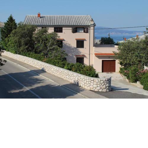 Apartments with a parking space Novi Vinodolski - 5587