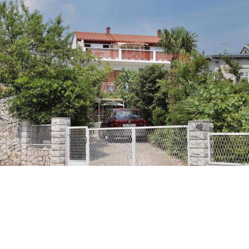 Apartments with a parking space Novi Vinodolski - 5601