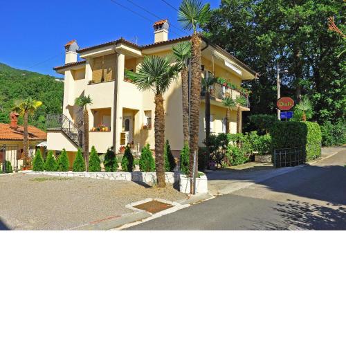 Apartments with a parking space Opric, Opatija - 7728