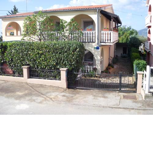 Apartments with a parking space Pinezici, Krk - 15269