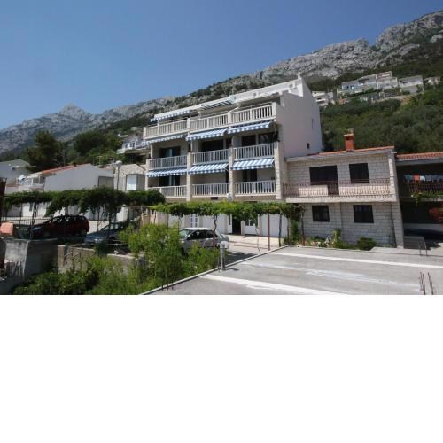 Apartments with a parking space Pisak, Omis - 5154
