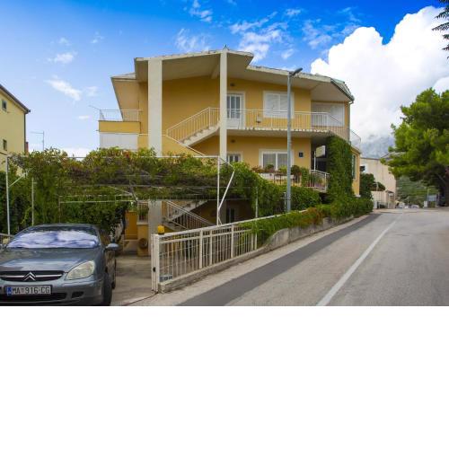 Apartments with a parking space Podgora, Makarska - 12816