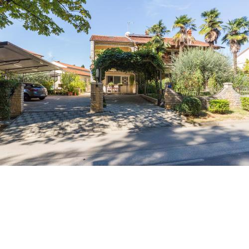 Apartments with a parking space Porec - 2216