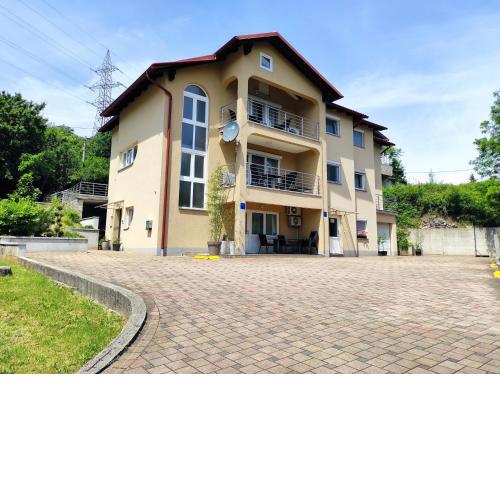Apartments with a parking space Rijeka - 18146