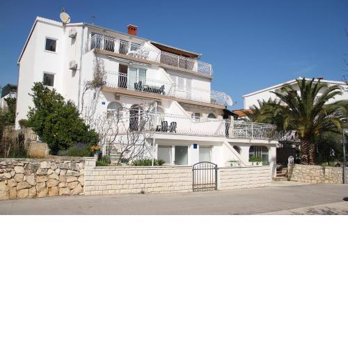 Apartments with a parking space Seget Vranjica, Trogir - 11561