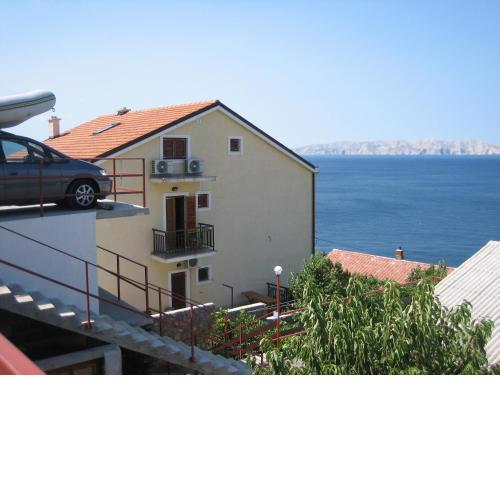 Apartments with a parking space Senj - 15376