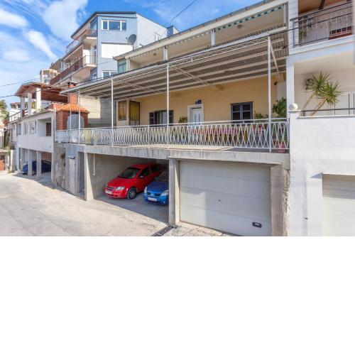 Apartments with a parking space Sumpetar, Omis - 950