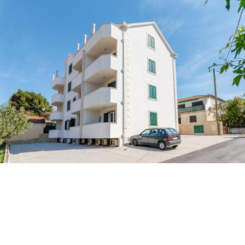 Apartments with a parking space Supetar, Brac - 16130